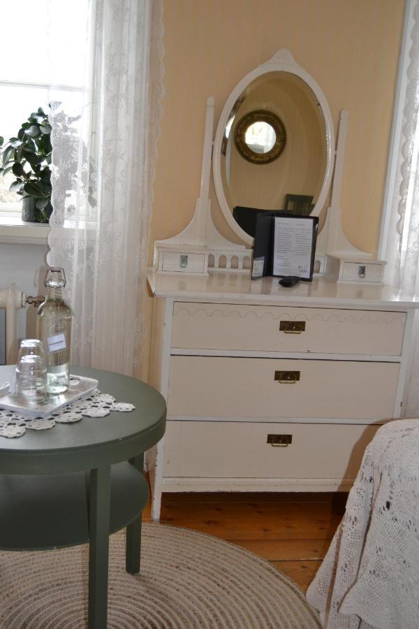 Lilla Hotellet Bed & Breakfast I Alingsas Exterior photo